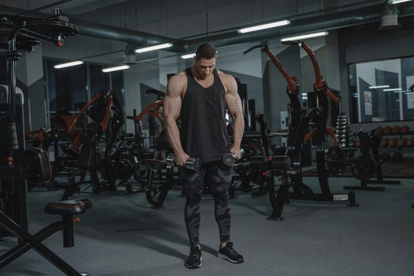 Urgence pour les arbitres comment décider avec la var en situation cruciale